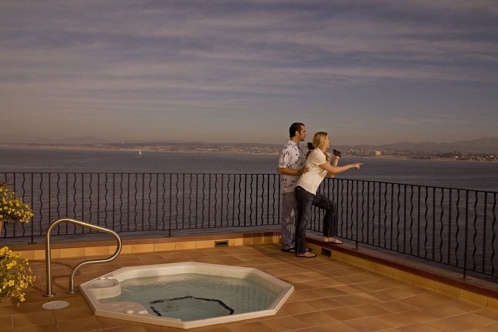 monterey bay inn