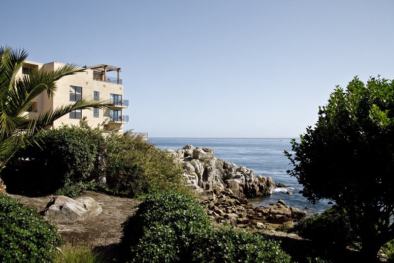 Monterey Bay Inn