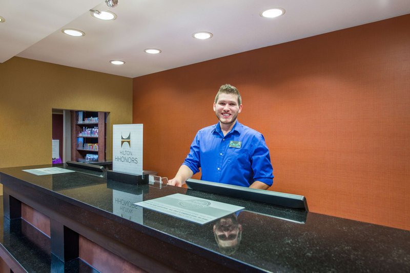 hampton inn and suites oklahoma city south