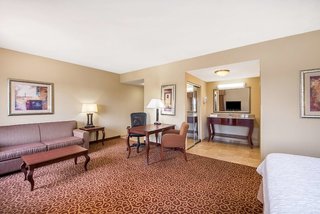 hampton inn and suites oklahoma city south