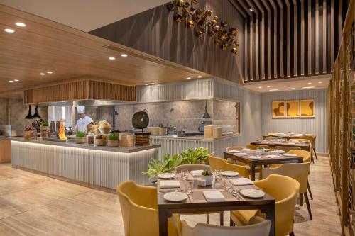 Radisson Hotel Sector 29 Gurugram,Huda City Center,4 star