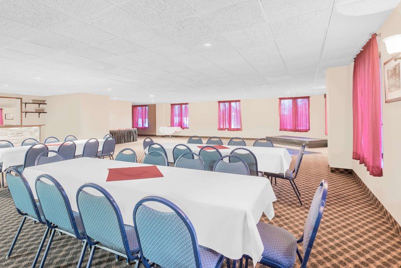 days inn by wyndham springfield phil intl airport
