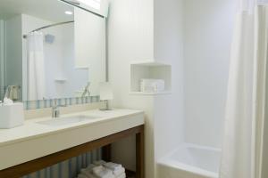 courtyard buffalo downtown canalside