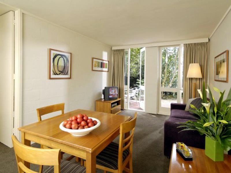 davis avenue apartments