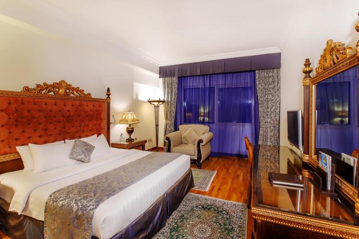 grand excelsior hotel bur dubai