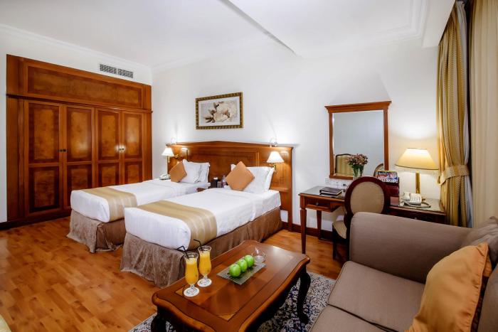 grand excelsior hotel bur dubai