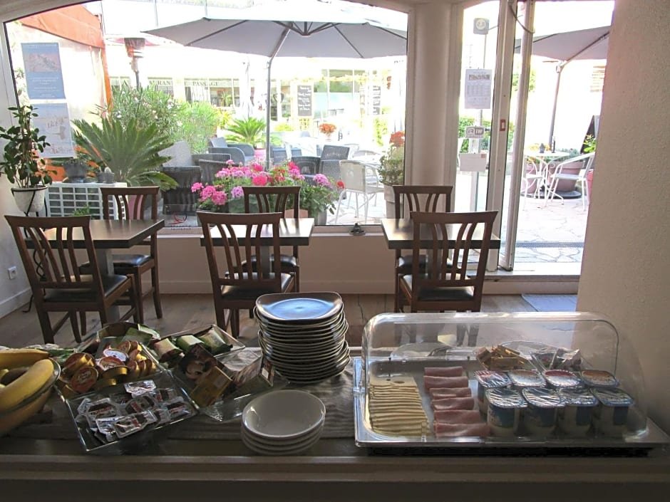 hotel la corniche dor mandelieu