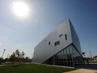 studio inn and suites at promenade downey