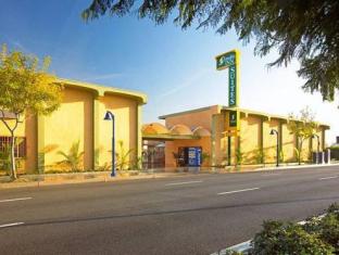 studio inn and suites at promenade downey