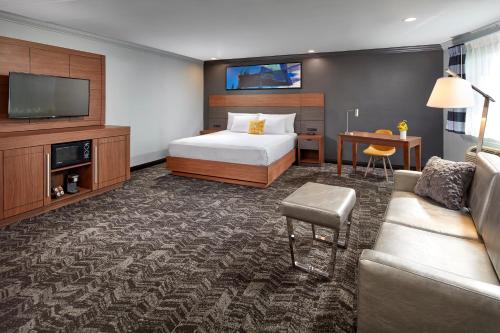 studio inn and suites at promenade downey