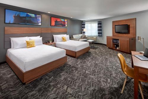 studio inn and suites at promenade downey