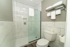 hollywood palms inn and suites