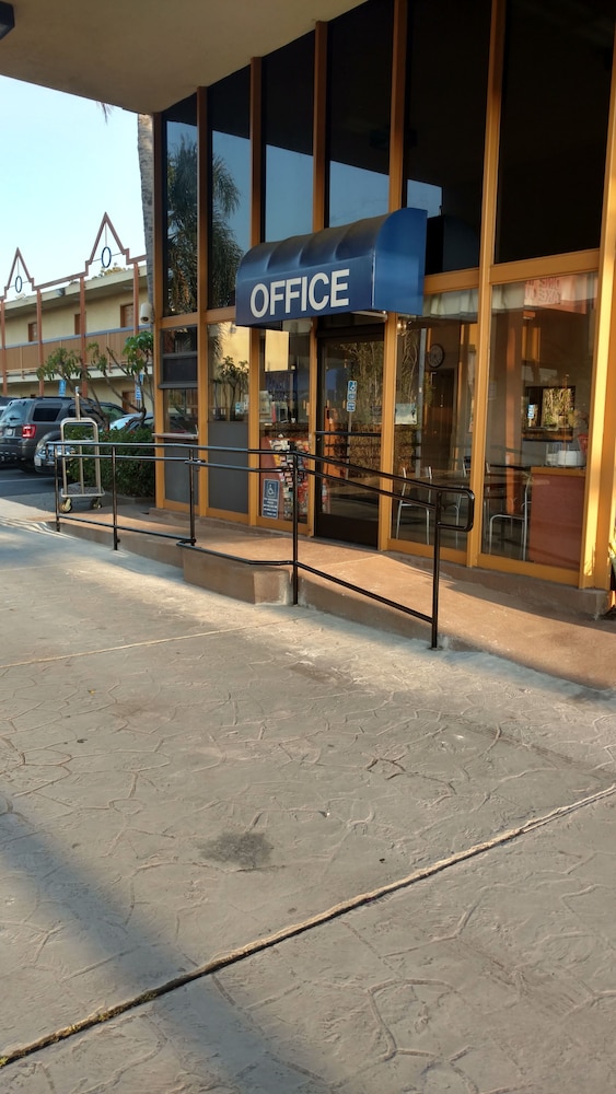 days inn by wyndham los angeles lax venicebch marina delray