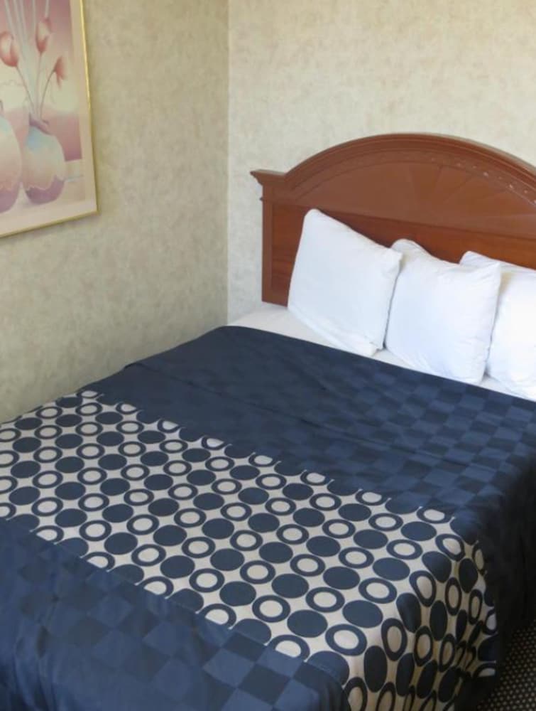 days inn by wyndham los angeles lax venicebch marina delray