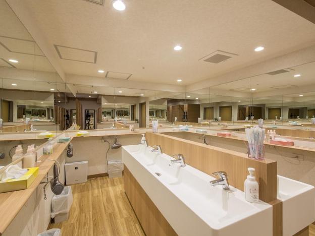 shinjuku kuyakusho mae capsule hotel