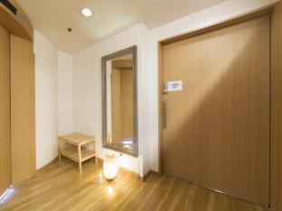 shinjuku kuyakusho mae capsule hotel