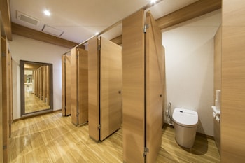 Shinjuku Kuyakusho-Mae Capsule Hotel,Shinjuku>>Hachioji,2 star