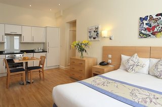 Oliver Plaza,33 Trebovir Road,4 star