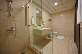 harbour suites hotel adults only