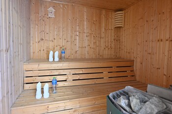 harbour suites hotel adults only