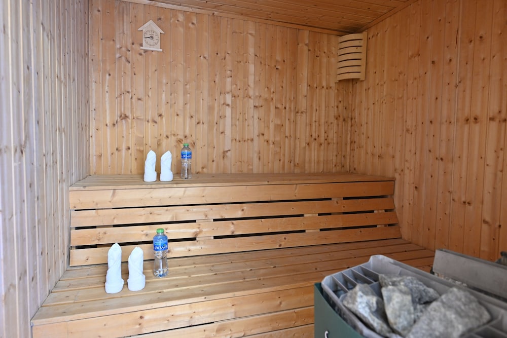 harbour suites hotel adults only