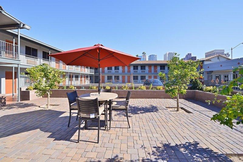 downtown phoenix hotel