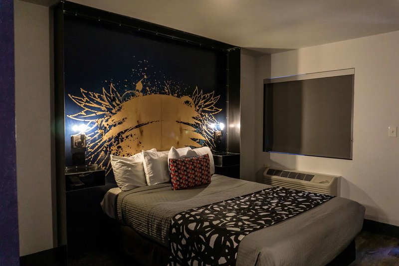 downtown phoenix hotel