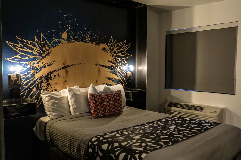 downtown phoenix hotel