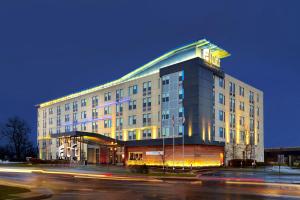 Aloft Montreal Airport,Dorval>>Cote-Saint-Luc,4 star