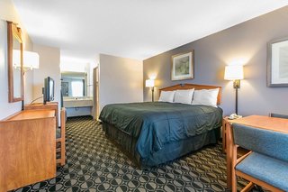 studio 6 suites louisville ky airport expo center