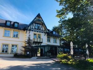 Parkhotel Waldschlösschen,Chemnitz>>Annaberg-Buchholz,3 star