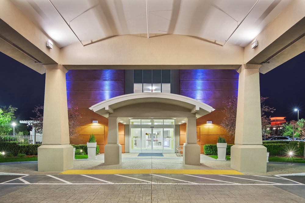 holiday inn express hotel sacramento airport natomas by ihg