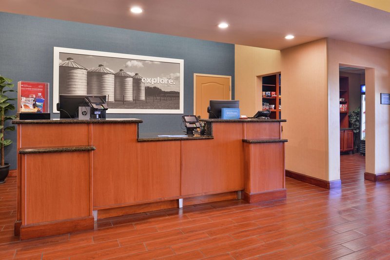 hampton inn and suites woodland sacramento area
