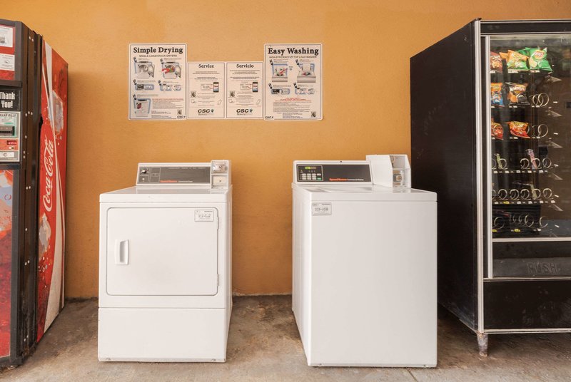 econo lodge inn and suites macon