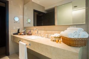 Sheraton Tucuman Hotel,Capital Department>>Alderetes,5 star