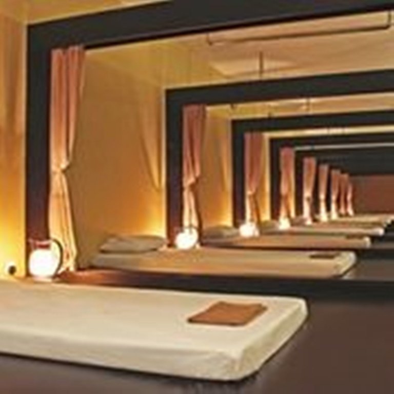 harmoni one convention hotel and service apartments