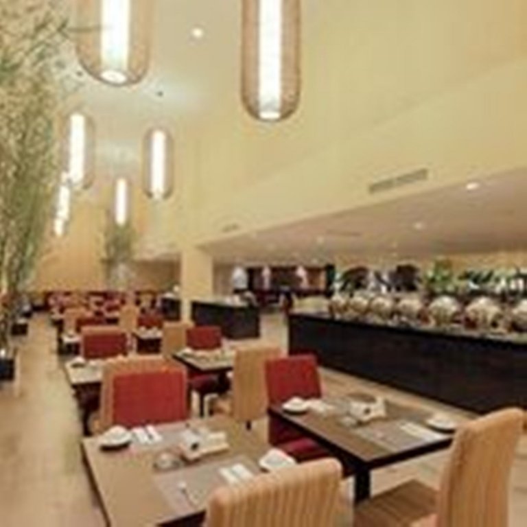 harmoni one convention hotel and service apartments