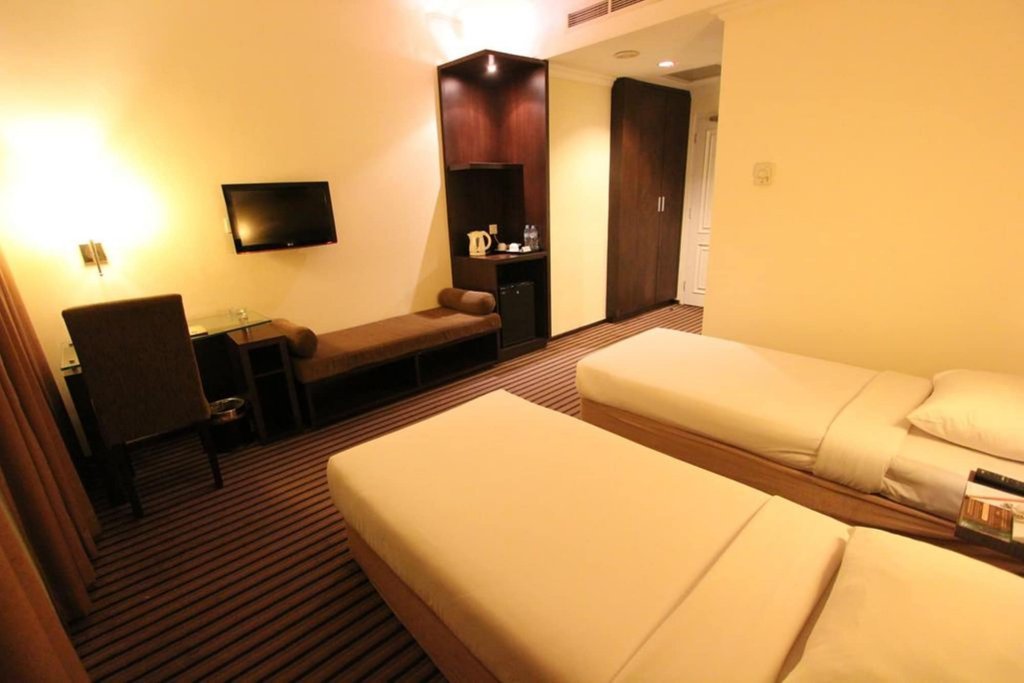 harmoni one convention hotel and service apartments