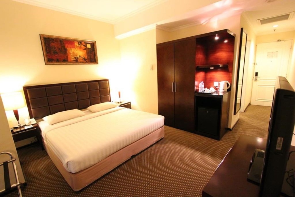 harmoni one convention hotel and service apartments