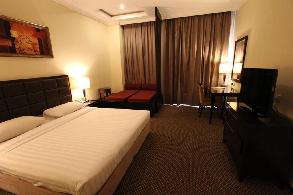 harmoni one convention hotel and service apartments