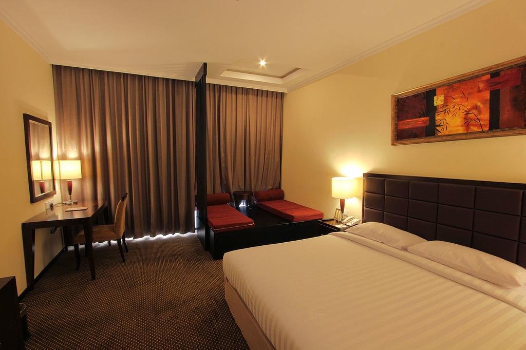 harmoni one convention hotel and service apartments