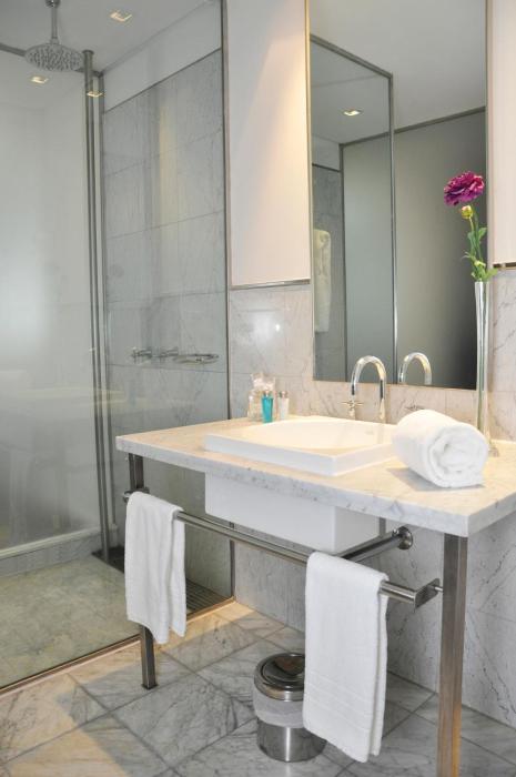 broadway hotel and suites