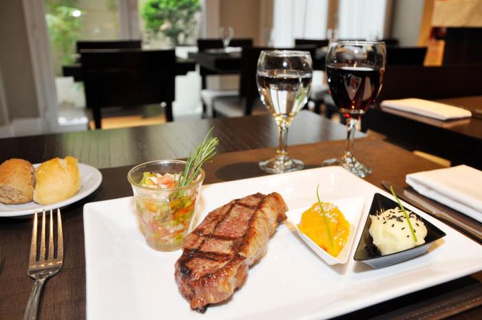 broadway hotel and suites