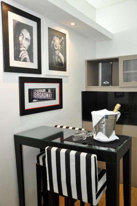 broadway hotel and suites