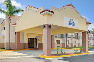 Days Inn & Suites By Wyndham Tampa Near Ybor City,Hillsborough County>>Florida,3 star