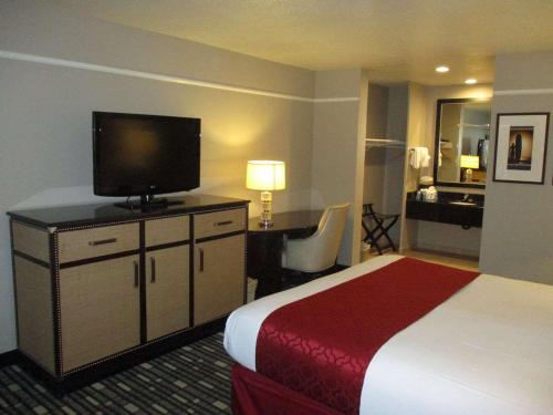 Surestay Hotel By Best Western Buena Park Anaheim,Buena Park>>Anaheim,3 star