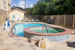 Comfort Inn & Suites Near Six Flags & Medical Center,Oakland Estates>>Bexar County,3 star