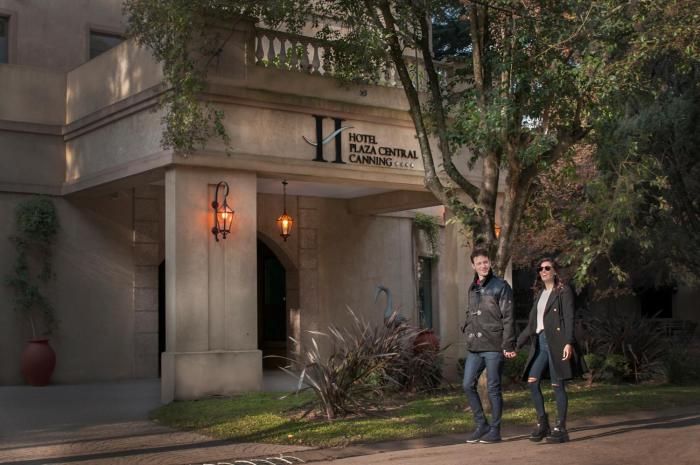 hotel plaza central canning