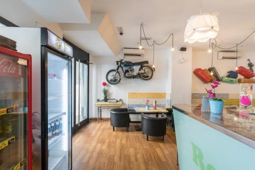 feel hostels soho malaga