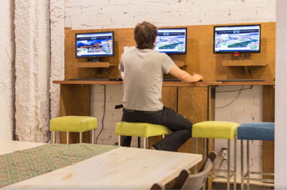 feel hostels soho malaga